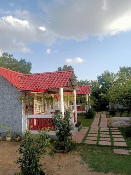 Вилла Achal Farm जंगल में मंगल Гургаон Экстерьер фото