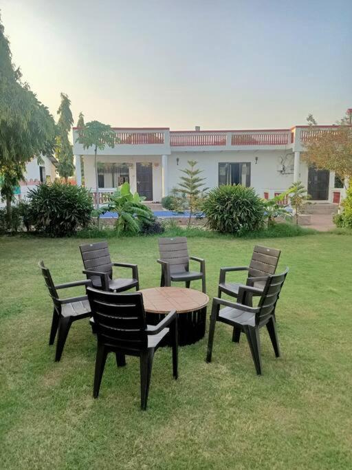 Вилла Achal Farm जंगल में मंगल Гургаон Экстерьер фото