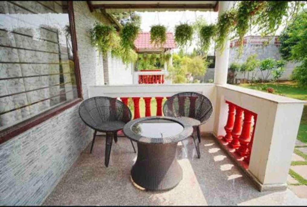 Вилла Achal Farm जंगल में मंगल Гургаон Экстерьер фото