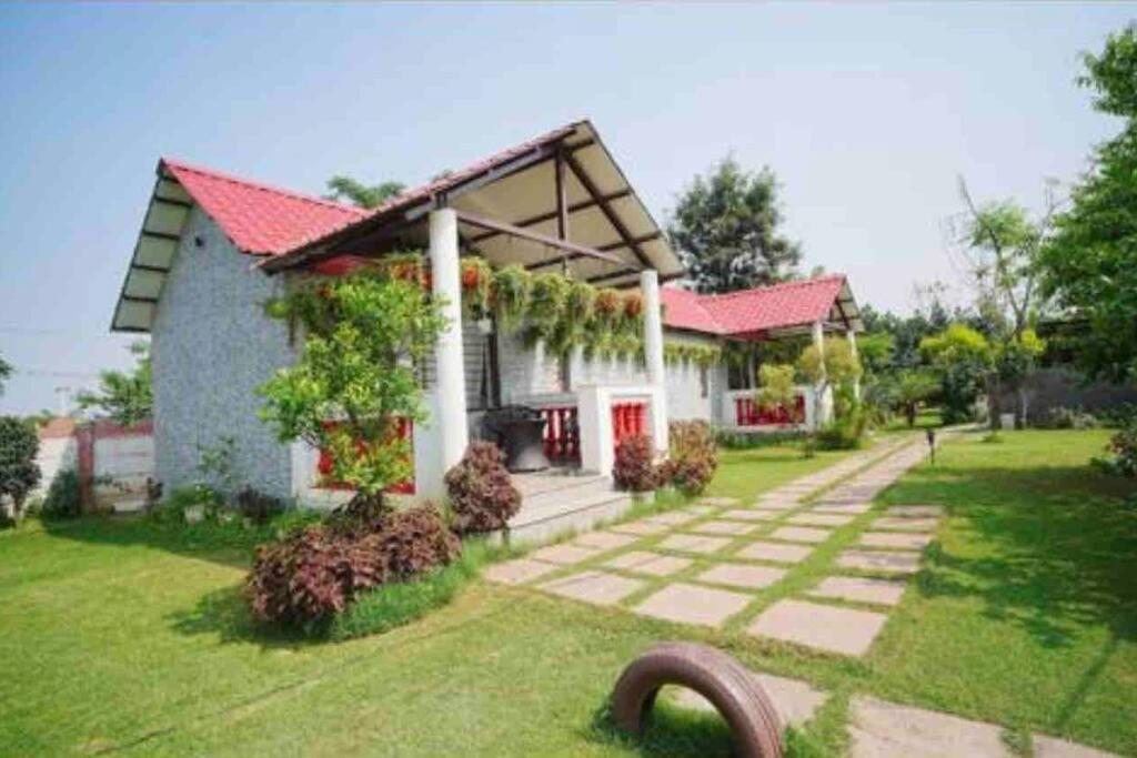 Вилла Achal Farm जंगल में मंगल Гургаон Экстерьер фото
